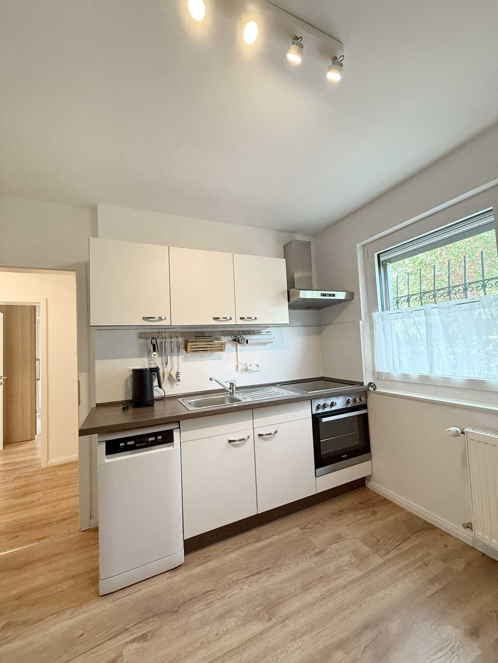 *** Möbliert *** Elegante 3-Zi.-Whg. mit großem Balkon in Bergen-Enkheim