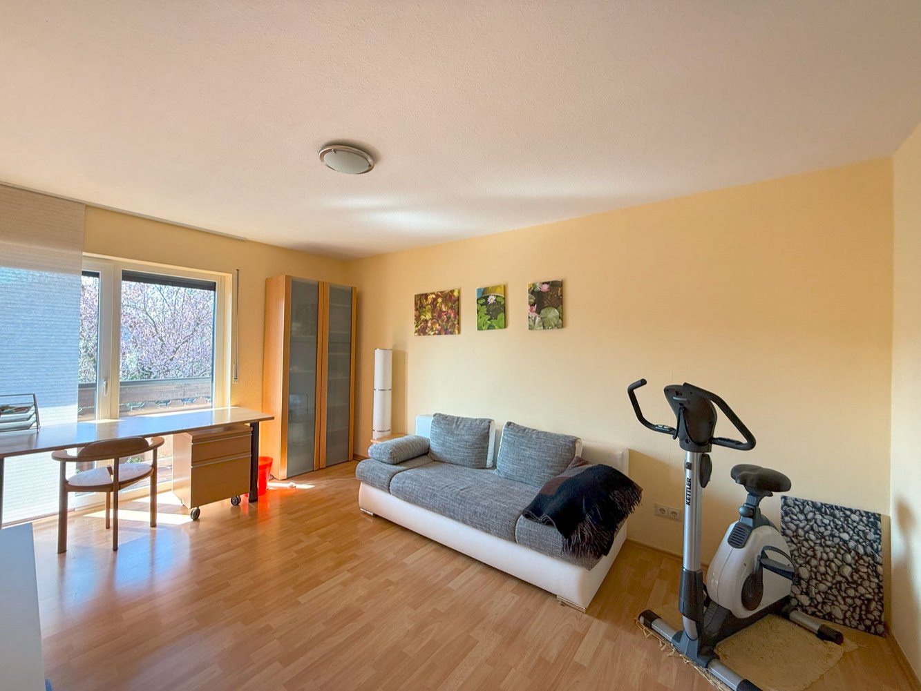 Schlafzimmer 1