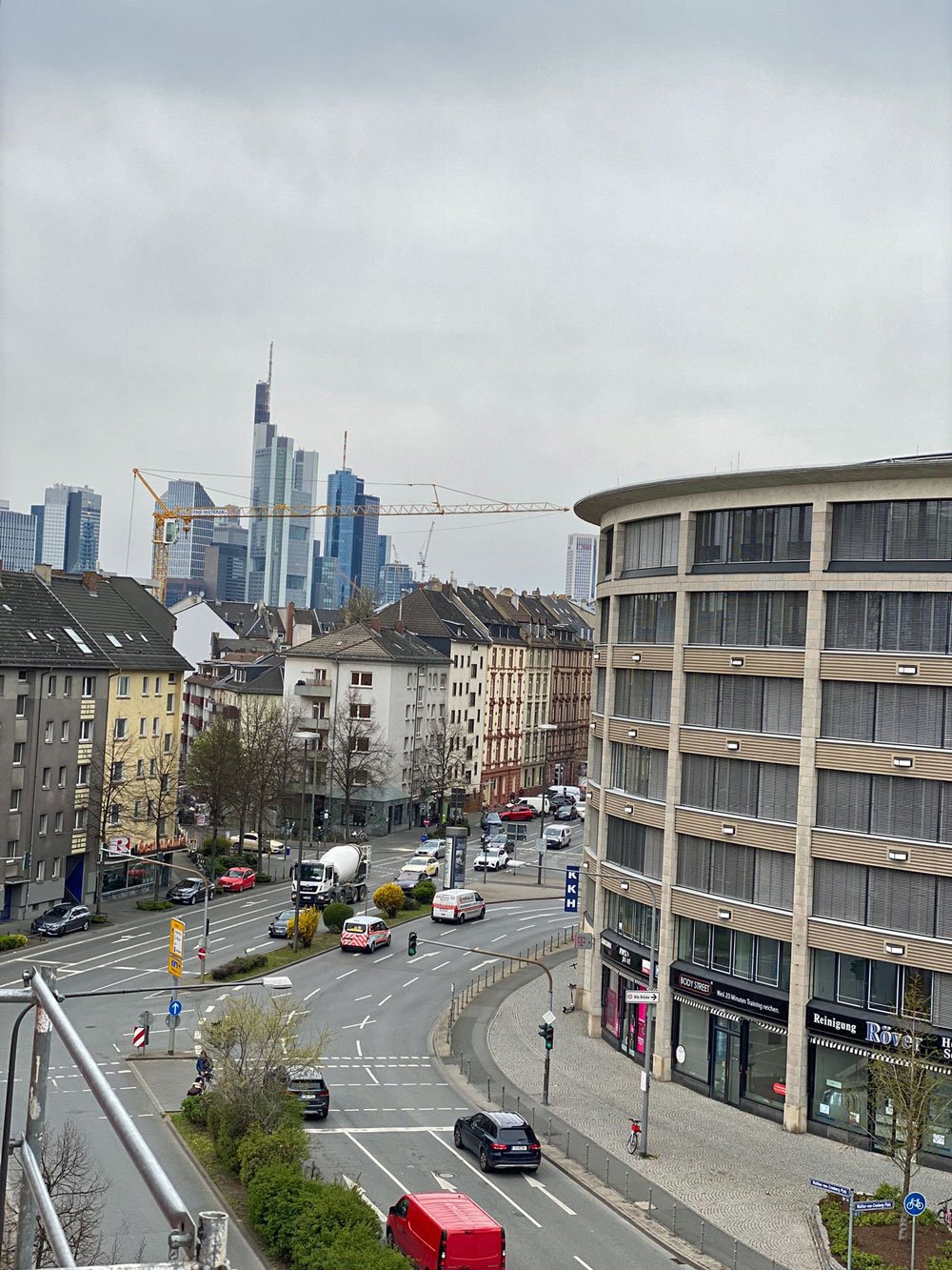 Frankfurt: *** PERFEKTE SINGLE-WOHNUNG *** 2-Zi. mit BALKON & SKYLINEBLICK Frankfurt: *** PERFEKTE SINGLE-WOHNUNG *** 2-Zi. mit BALKON & SKYLINEBLICK