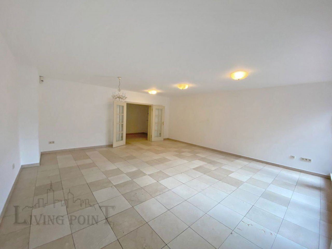 Wohn-/Essbereich (leer)