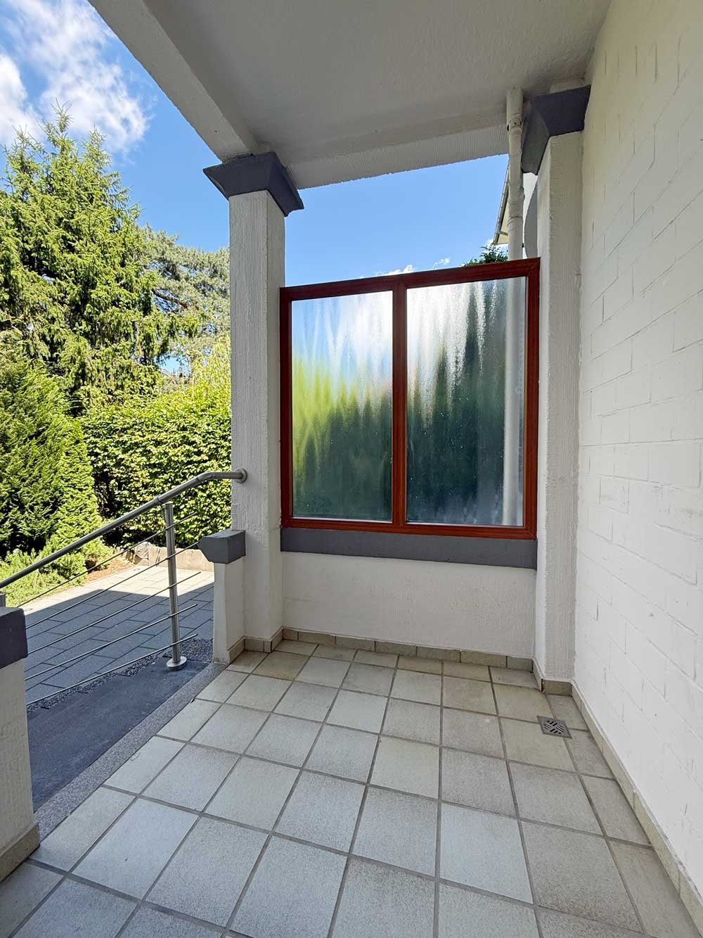 Balkon mit Zugang zum Garten Balkon mit Zugang zum Garten