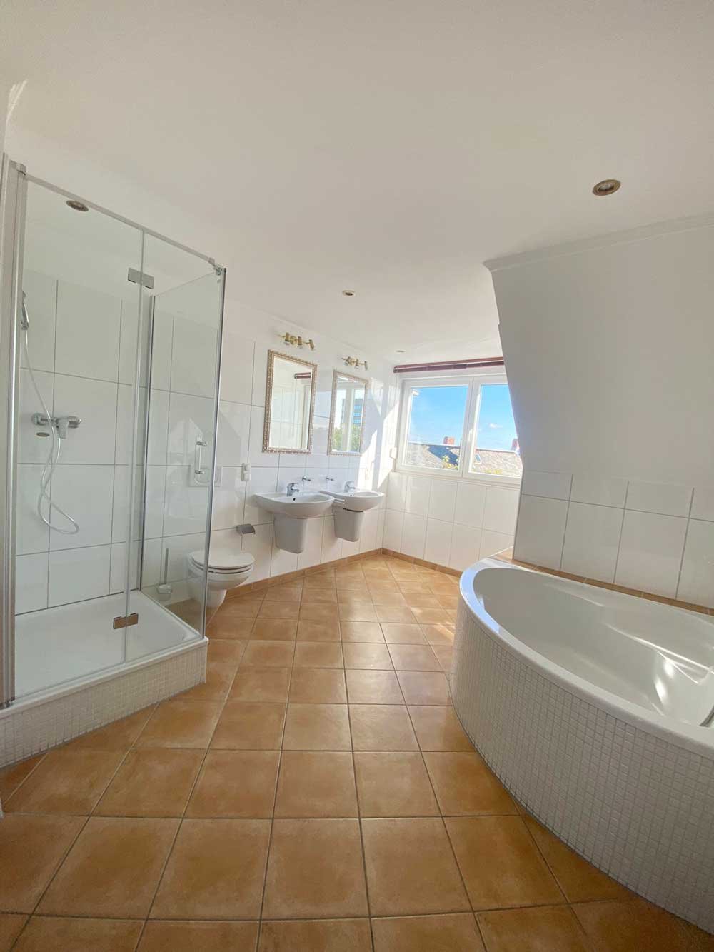 Badezimmer (oben)