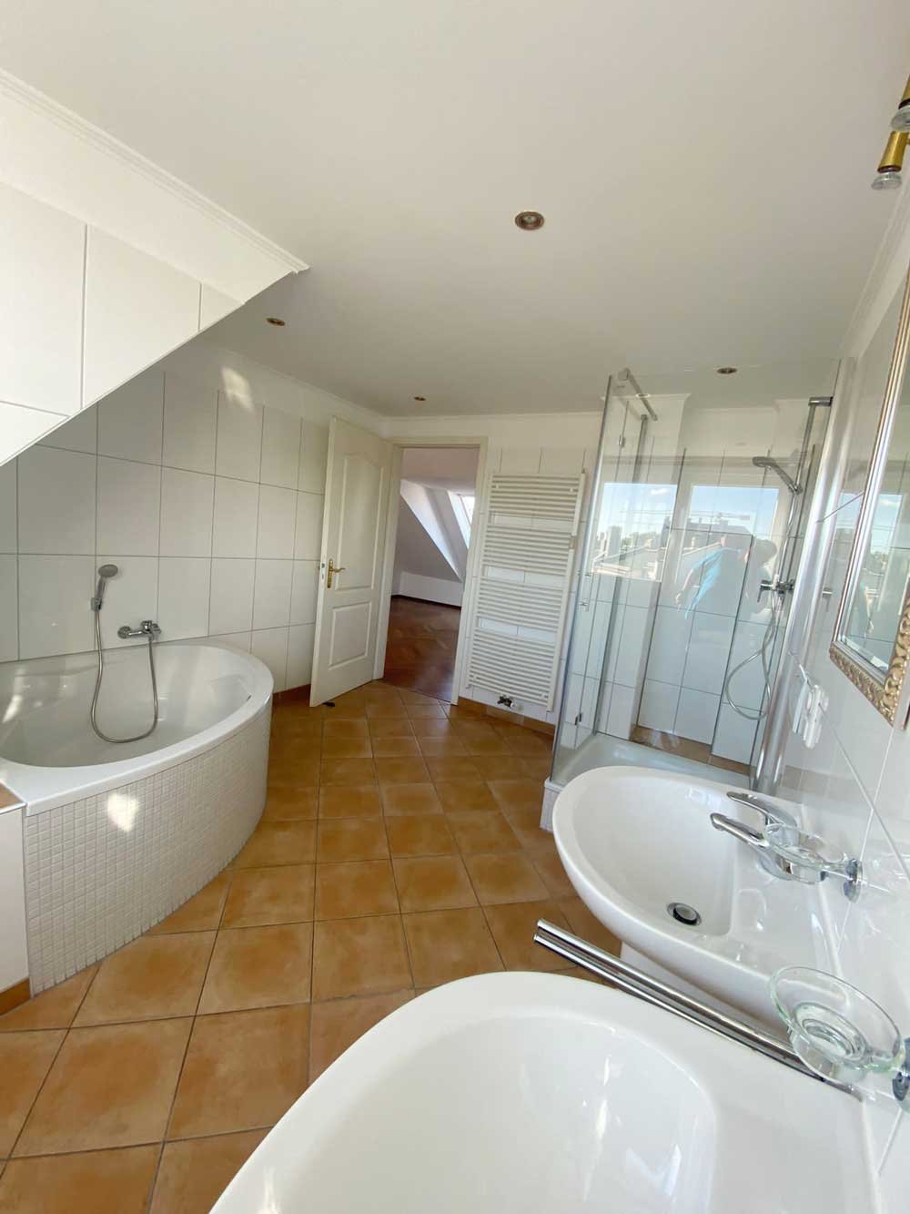 Badezimmer (oben)