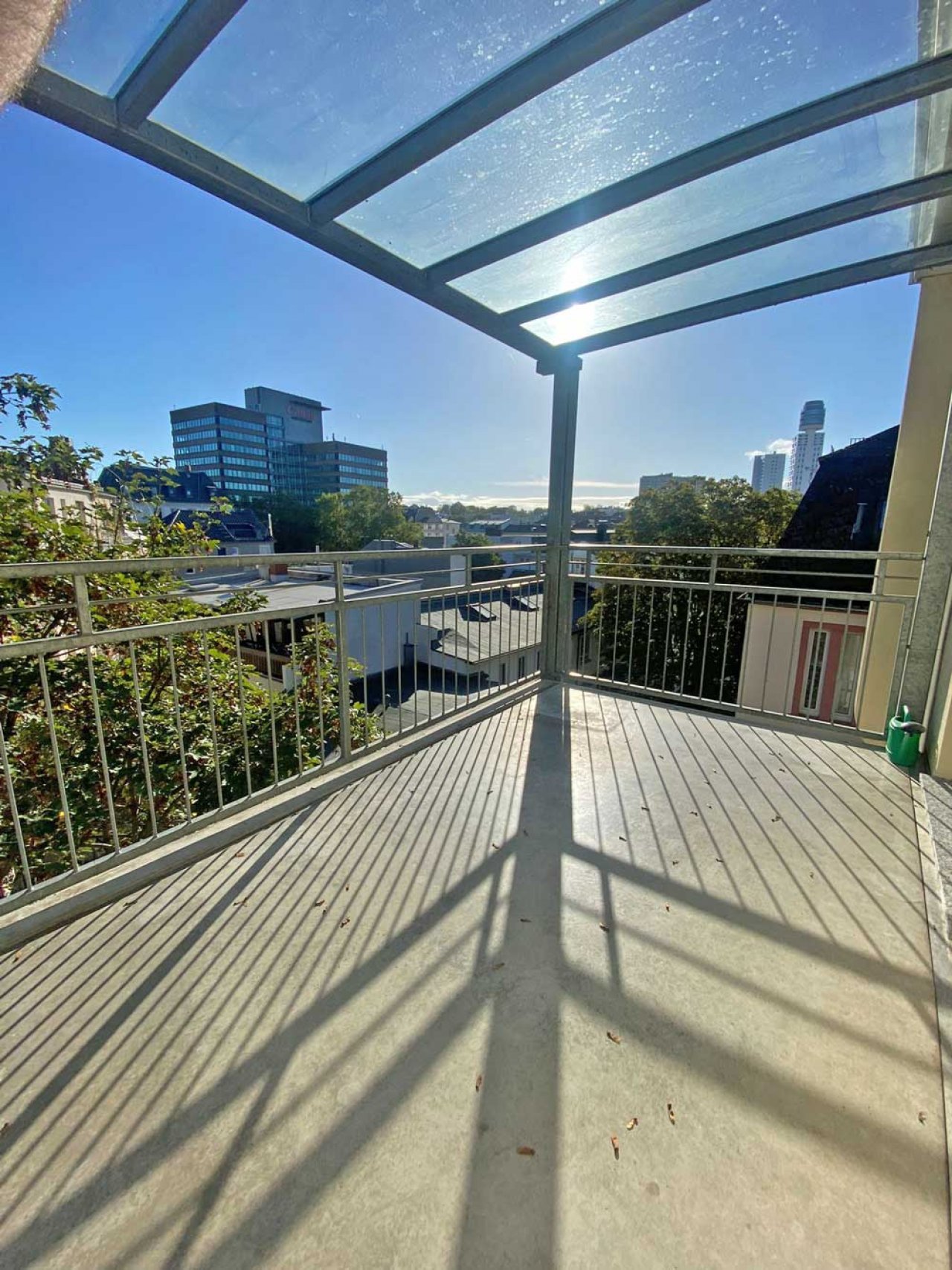 Balkon (unten)