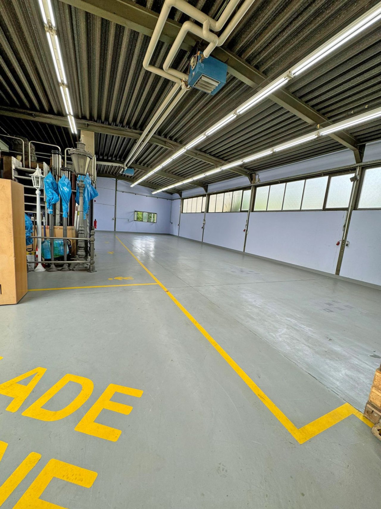 Ladezone + Werkstattfläche Ladezone + Werkstattfläche