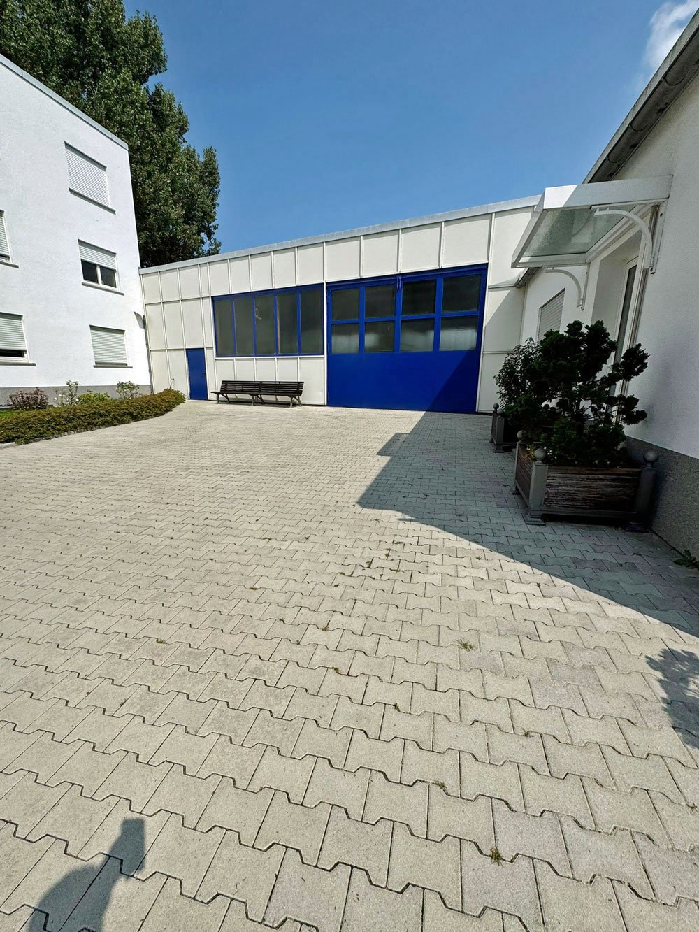Hof/Einfahrt Hof/Einfahrt