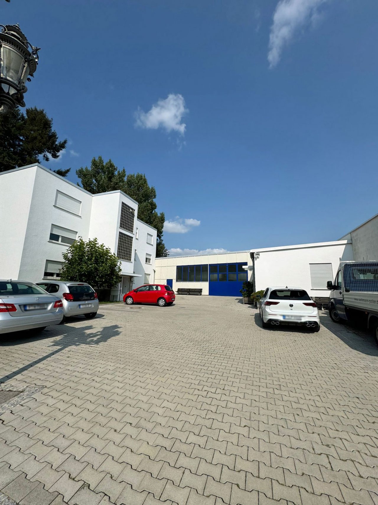 Hof/Einfahrt Hof/Einfahrt