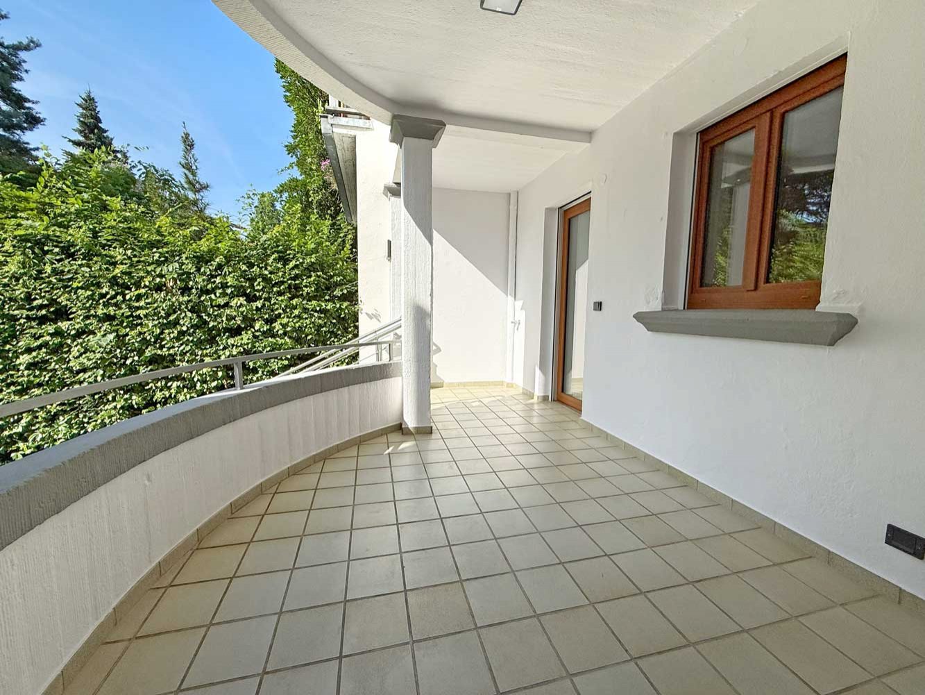 Frankfurt: Altbau trifft Design - hochwertig sanierte 4-5 Zi. Whg. mit EBK, Balkon in Toplage 